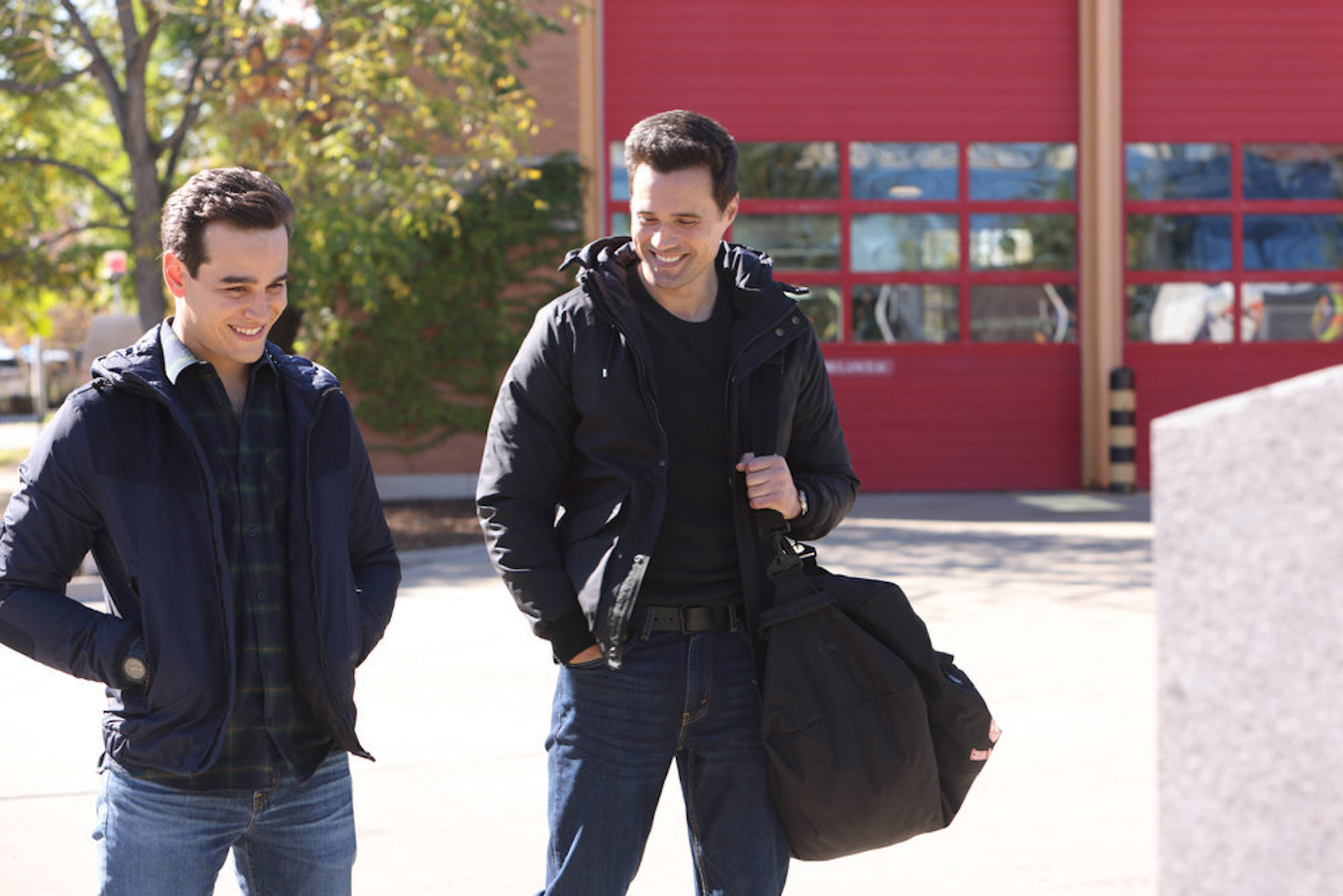 Alberto Rosende as Blake Gallo, Brett Dalton at Jason Pelham in Chicago Fire