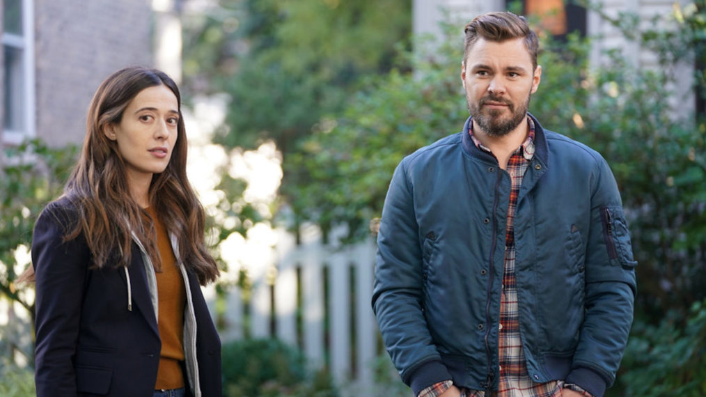 Marina Squerciati as Kim Burgess, Patrick John Flueger as Adam Ruzek in Chicago PD