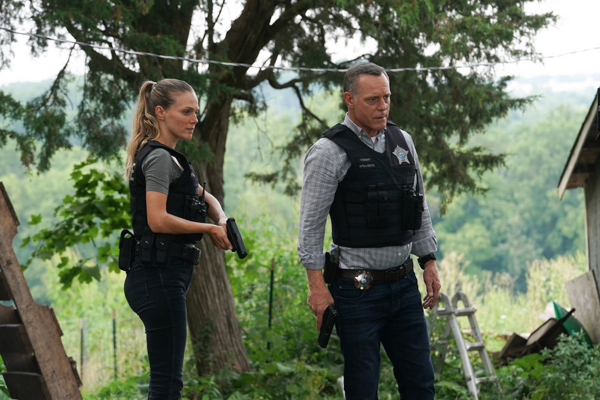 Tracy Spiridakos as Hailey, Jason Beghe as Hank Voight in Chicago PD