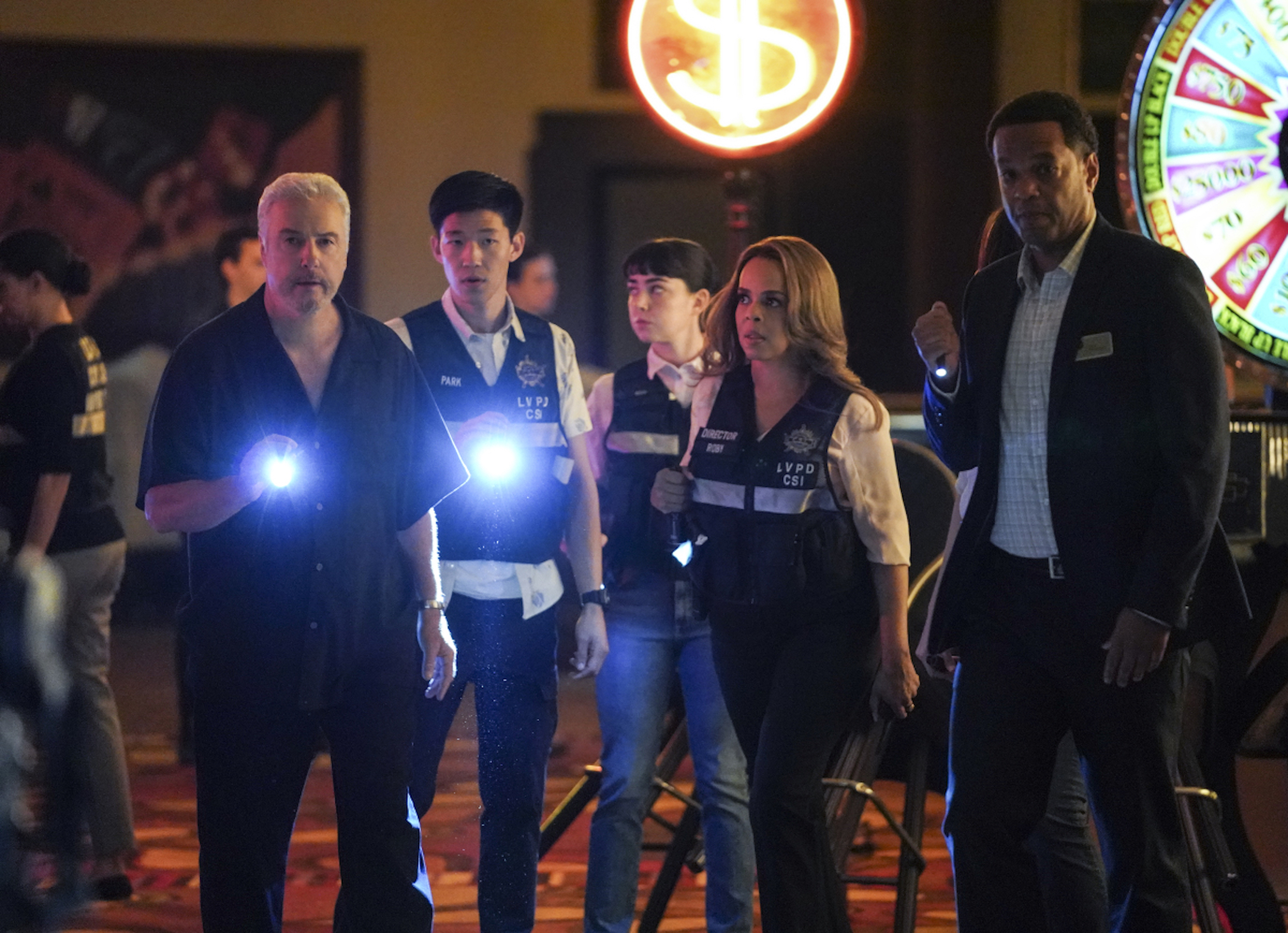 William Petersen as Dr. Gil Grissom, Jay Lee as Chris Park, Paula Newsome as Maxine Roby in CSI Vegas