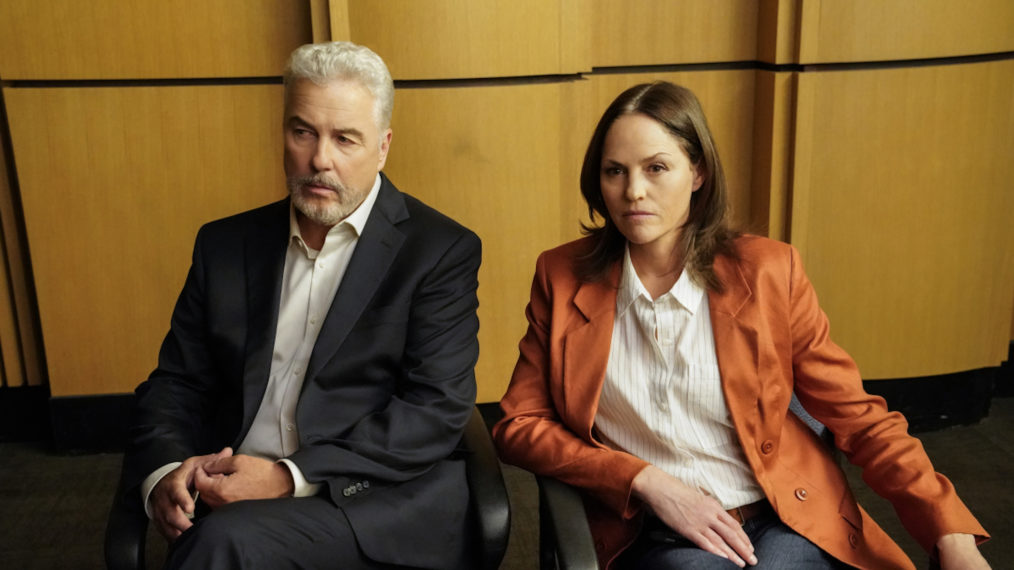 William Petersen as Dr. Gil Grissom, Jorja Fox as Sara Sidle in CSI Vegas