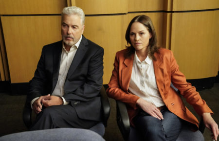 William Petersen as Dr. Gil Grissom, Jorja Fox as Sara Sidle in CSI Vegas