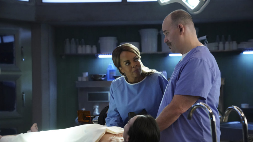 Paula Newsome as Maxine Roby, Mel Rodriguez as Hugo Ramirez in CSI Vegas