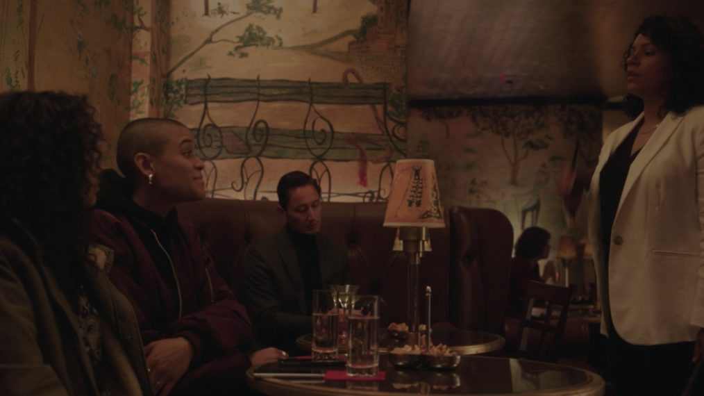 Zoya and Julien have a meeting in Bemelman's Bar at the Carlyle Hotel