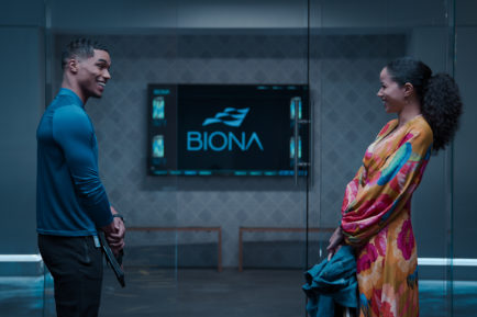 Rome Flynn as Tevin Wakefield, Alisha Wainwright as Nicole Warren in Raising Dion