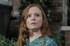 Lauren Ambrose as Dorothy with baby in Servant
