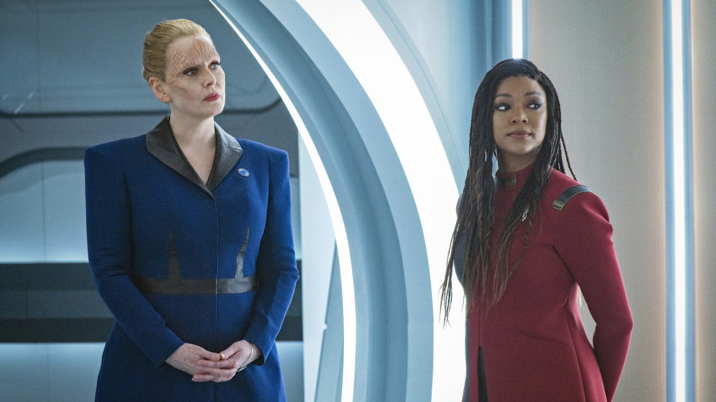 Chelah Horsdal as President Laira Rillak, Sonequa Martin Green as Burnham in Star Trek Discovery