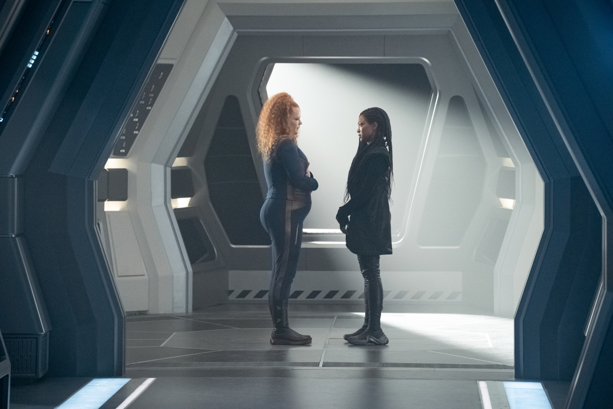 Mary Wiseman as Tilly, Sonequa Martin-Green as Burnham in Star Trek Discovery