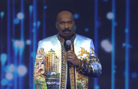 Steve Harvey hosts Miss Universe 2021