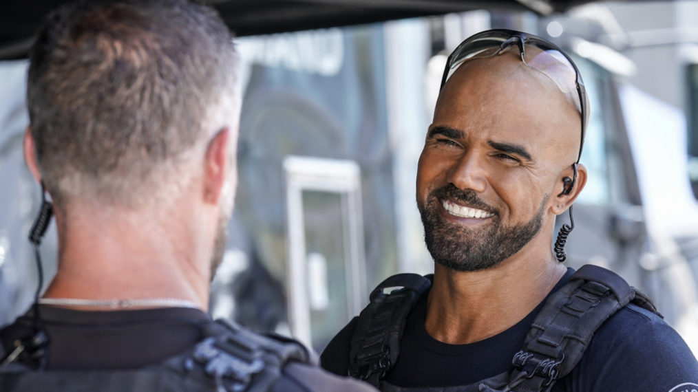 Jay Harrington as Deacon, Shemar Moore as Hondo in SWAT