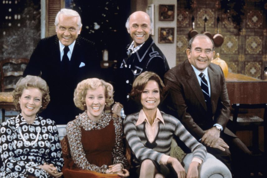 'The Mary Tyler Moore Show,' ORE SHOW, top from left: Ted Knight, Gavin MacLeod, Ed Asner; bottom: Betty White, Georgia Engel, Mary Tyler Moore