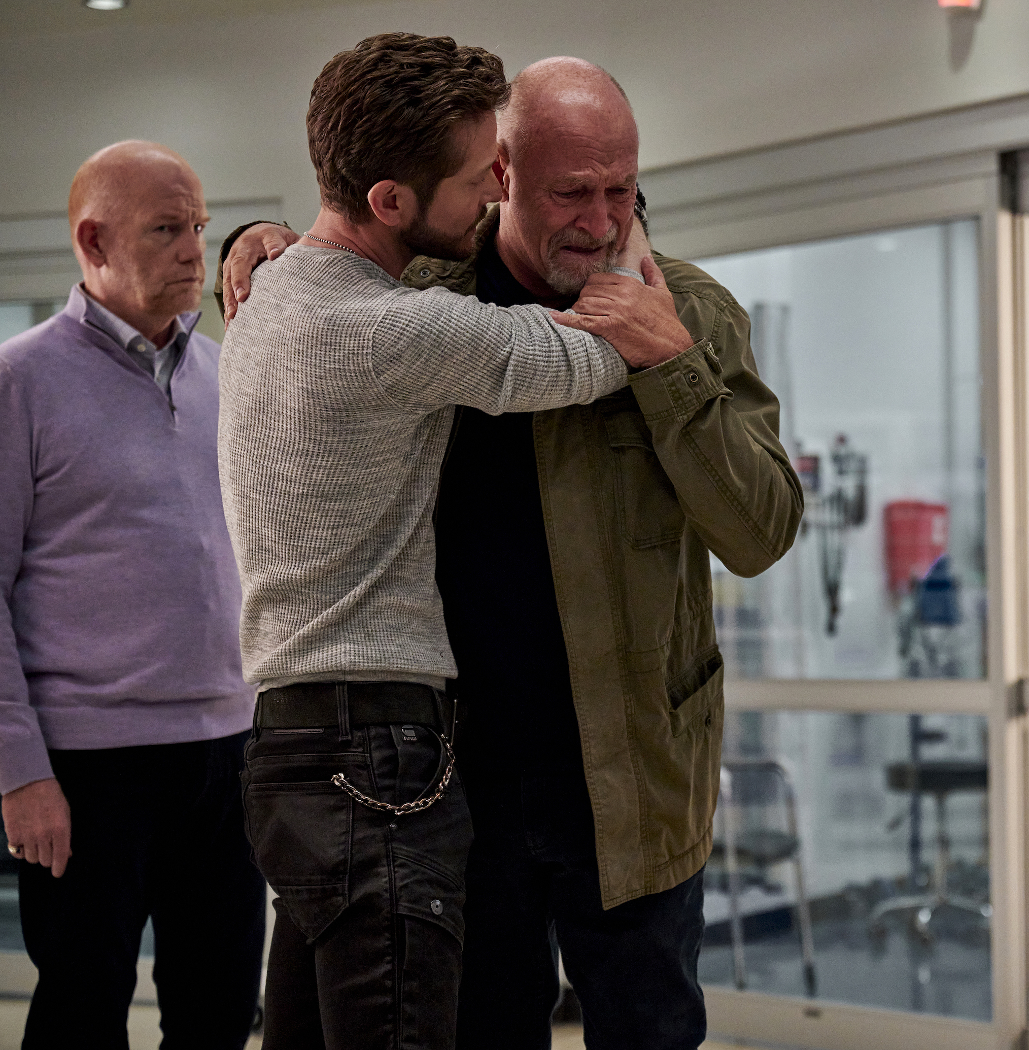 Glenn Morshower, Matt Czuchry, Corbin Bernsen in The Resident