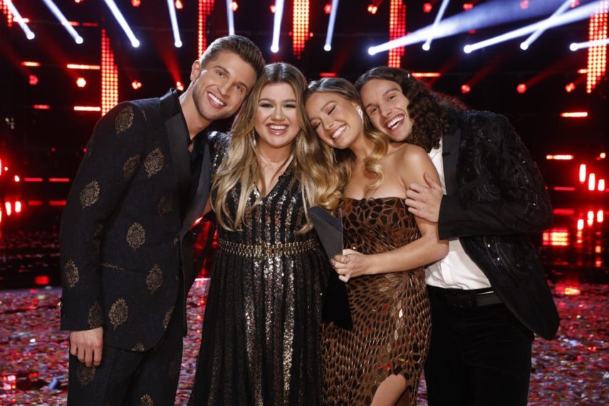 'The Voice' Season 21, Kelly Clarkson with Girl Named Tom
