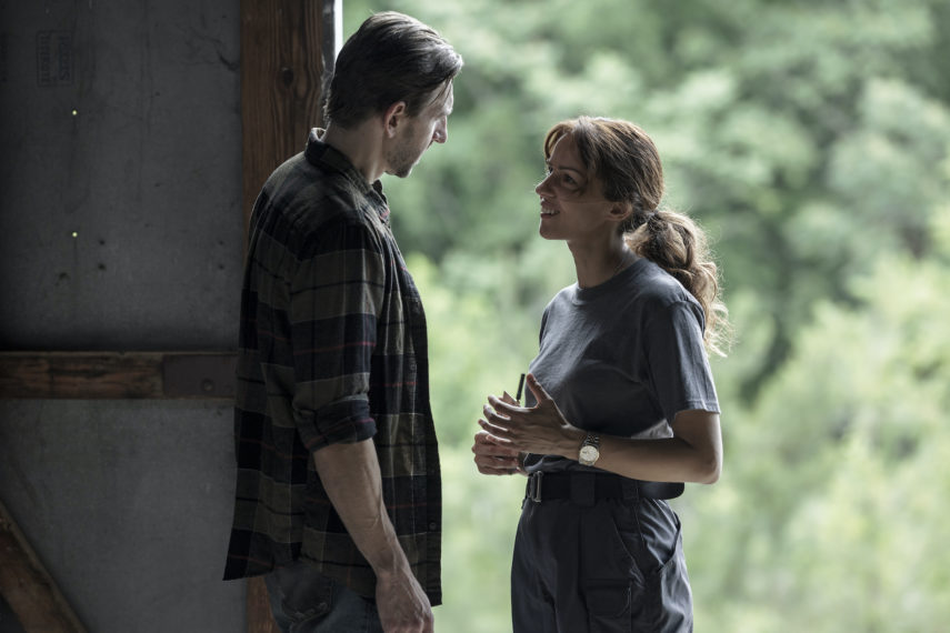 Maximilian "Max" Osinski as Dennis, Annet Mahendru as Huck The Walking Dead: World Beyond Season 2, Episode 10