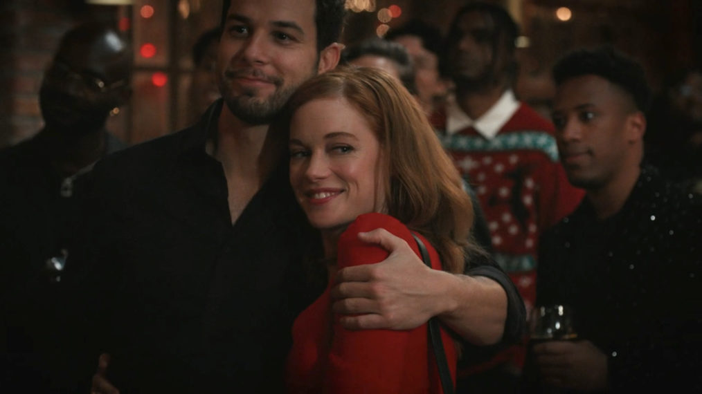 Jane Levy as Zoey, Skylar Astin as Max in Zoey's Extraordinary Christmas