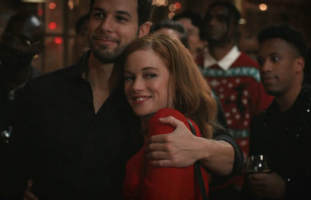 Jane Levy as Zoey, Skylar Astin as Max in Zoey's Extraordinary Christmas