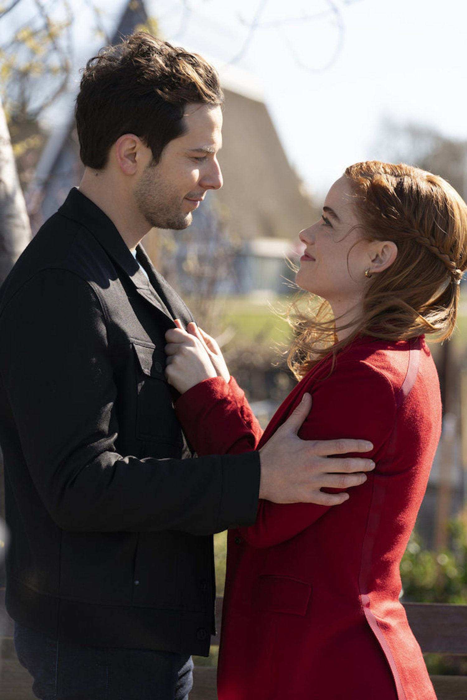 Skylar Astin as Max, Jane Levy as Zoey Clarke in Zoey's Extraordinary Playlist - Season 2