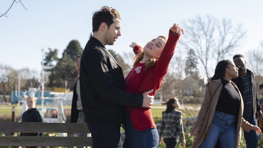 Skylar Astin as Max, Jane Levy as Zoey in Zoey's Extraordinary Playlist