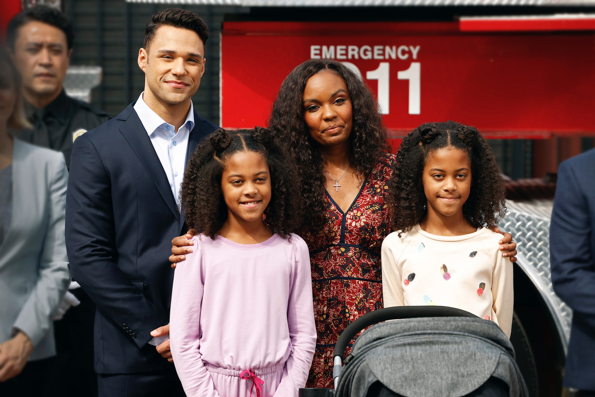 Rafael Silva as Carlos, Sierra McClain as Grace in 9-1-1 Lone Star