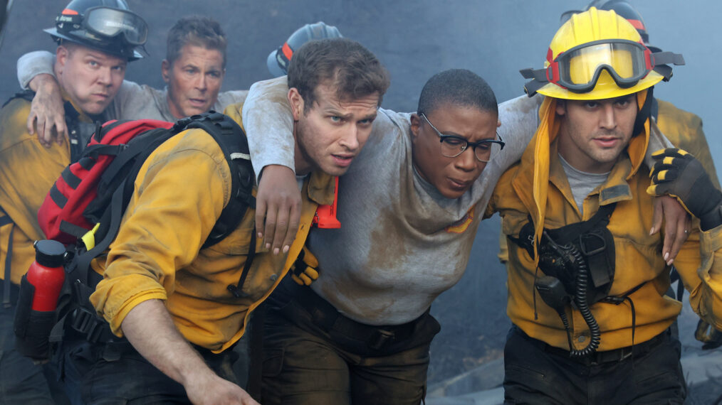 Jim Parrack, Rob Lowe, Oliver Stark, Aisha Hinds, Ryan Guzman in 9-1-1 Lone Star