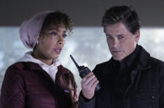 Gina Torres as Tommy, Rob Lowe as Owen in 9-1-1 Lone Star