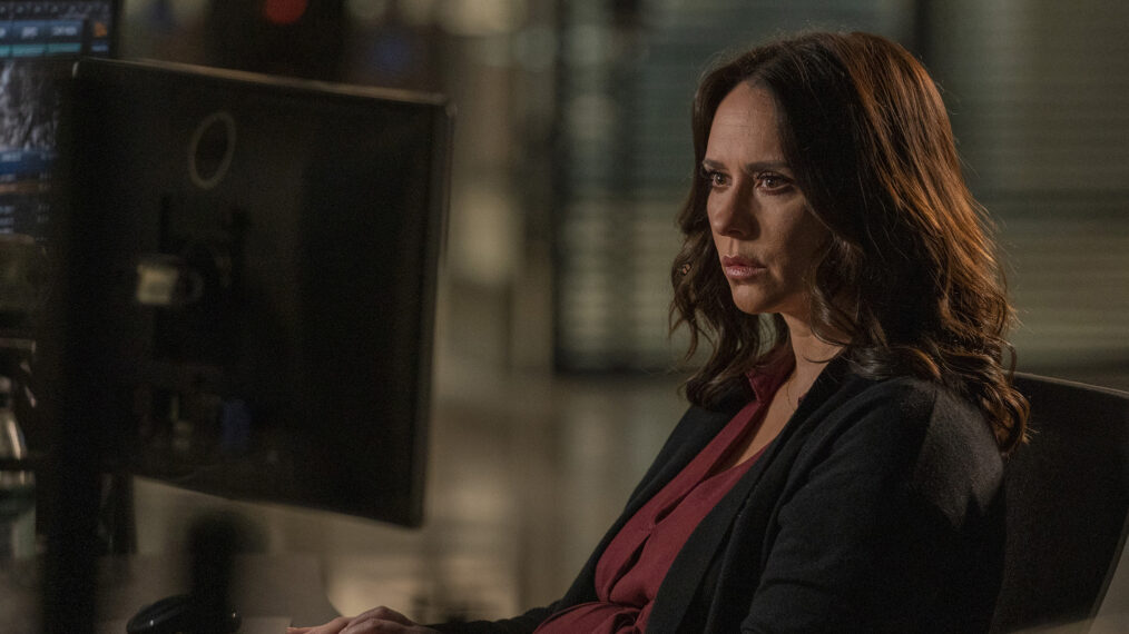 Jennifer Love Hewitt as Maddie in 9-1-1