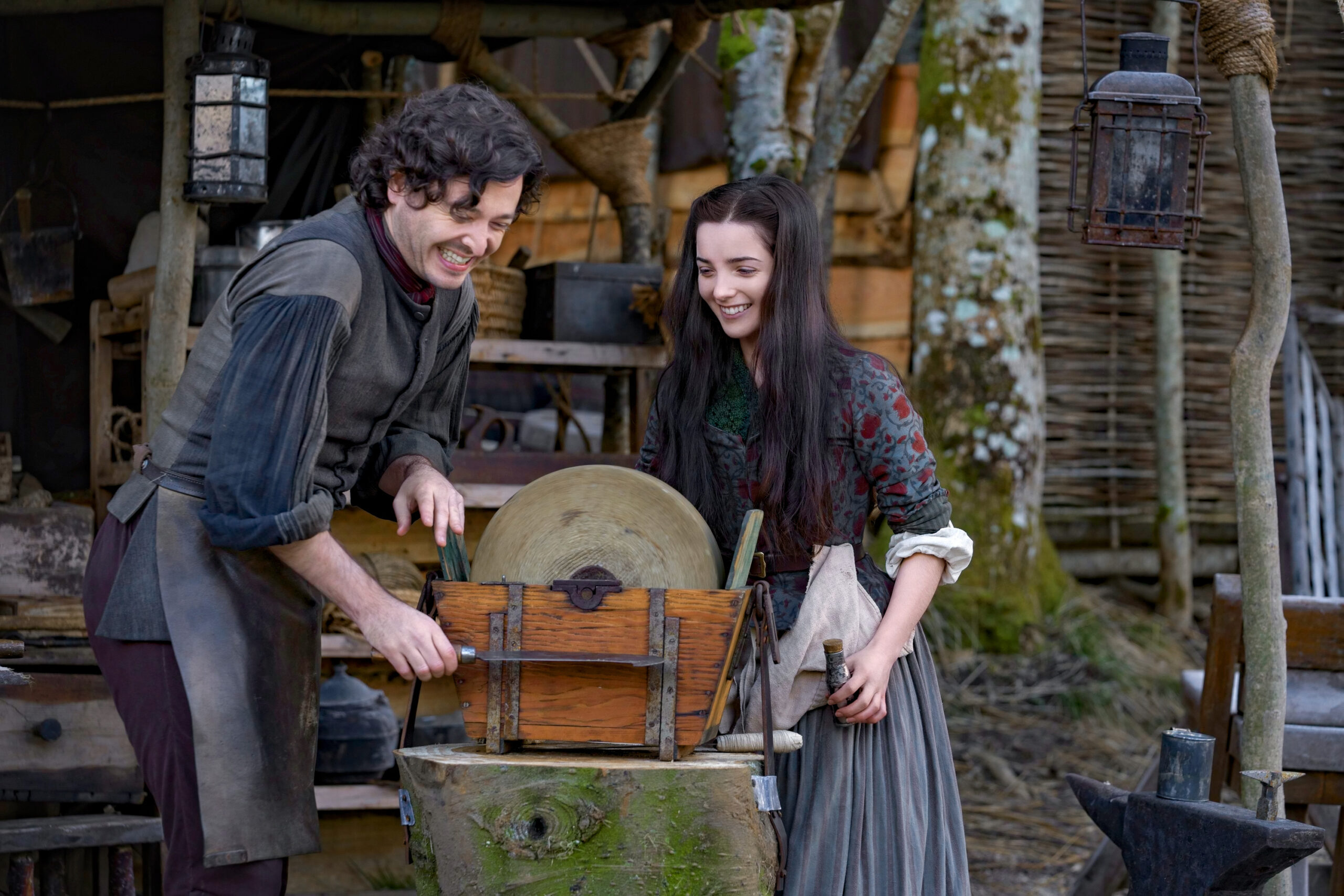 Outlander behind the scenes alexander vlahos jessica reynolds