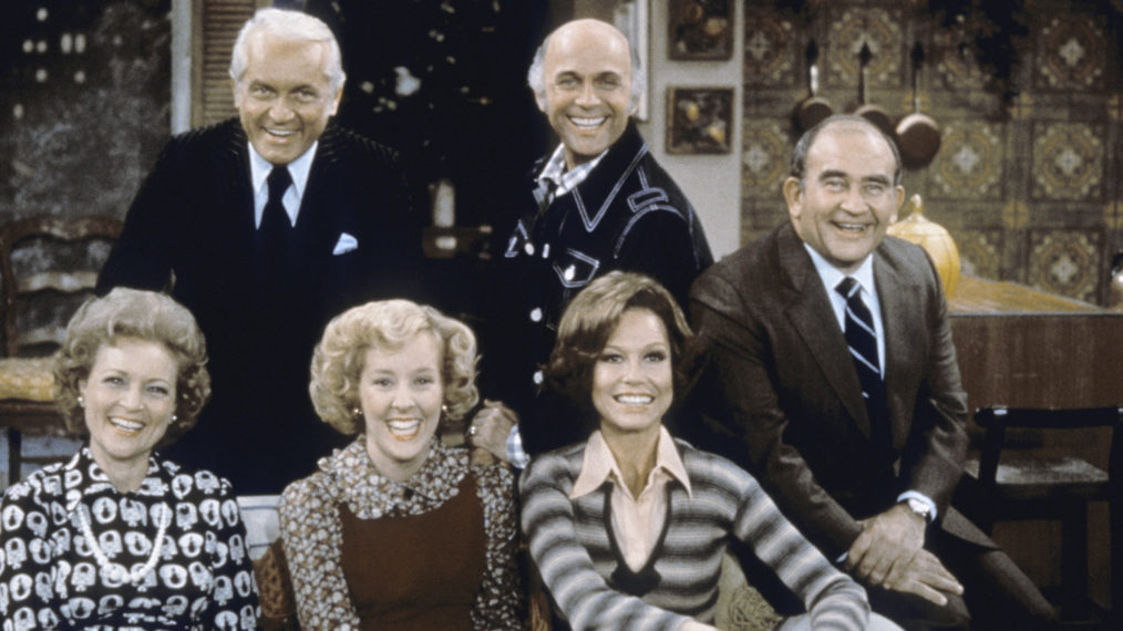 The Mary Tyler Moore Show - Betty White, Ted Knight, Georgia Engel, Gavin MacLeod, Mary Tyler Moore, Ed Asner