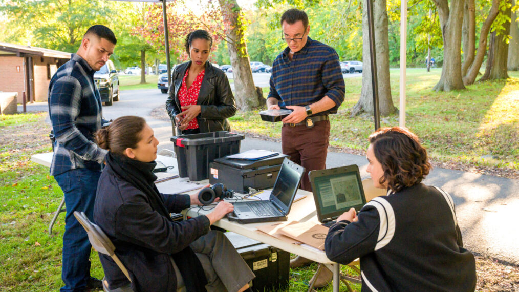 Alexa Davalos, Miguel Gomez, Roxy Sternberg, Julian McMahon, Keisha Castle-Hughes in FBI Most Wanted