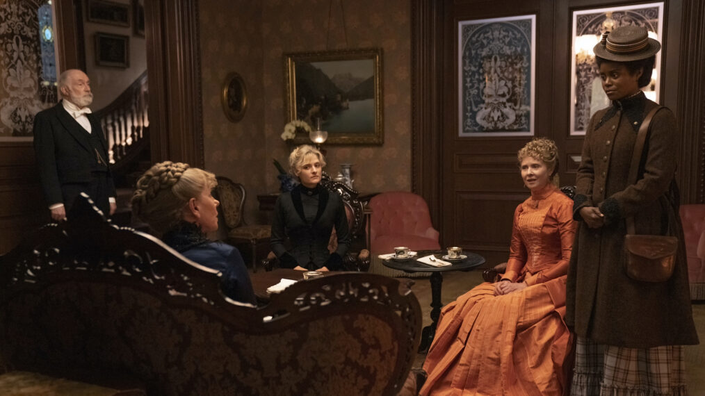 Christine Baranski, Louisa Jacobson, Cynthia Nixon, Denée Benton in The Gilded Age