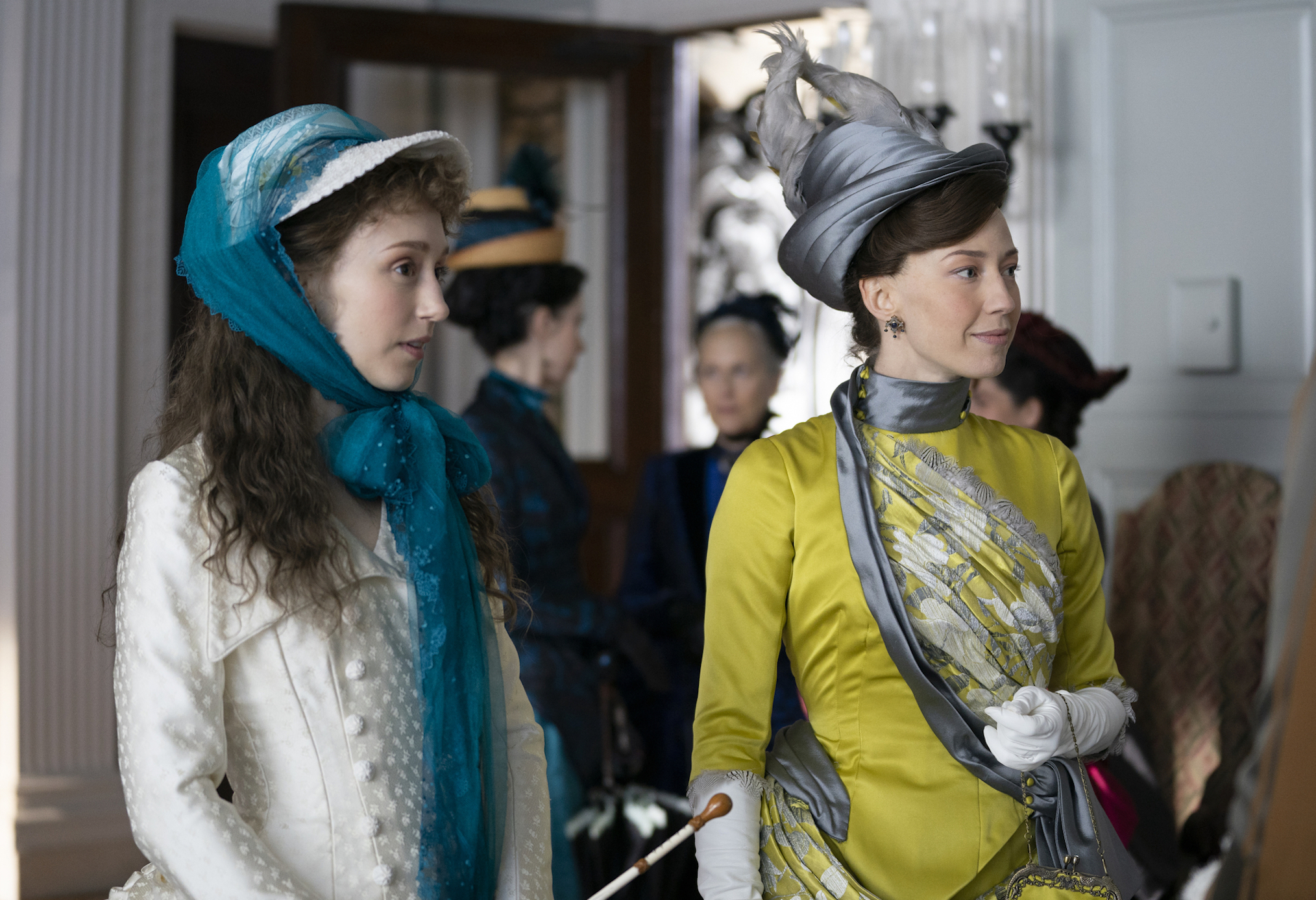 Taissa Farmiga, Carrie Coon in The Gilded Age