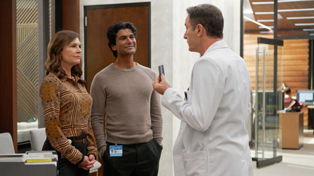 Wendy Crewson as Vivian Katz, Sendhil Ramamurthy as Asher Pyne, and Jason Isaacs as Dr. Rob 'Griff' Griffith in Good Sam