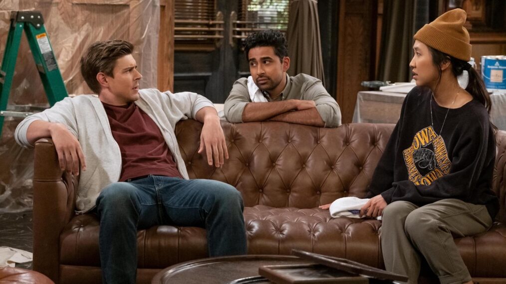 Chris Lowell as Jesse, Suraj Sharma as Sid, Tien Tran as Ellen in How I Met Your Father