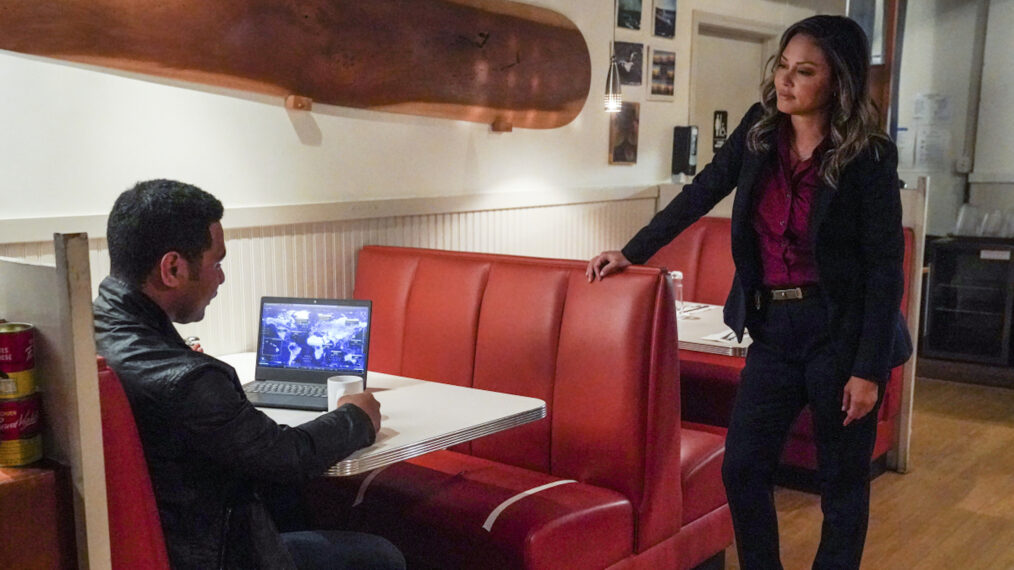 Beulah Koale as David Sola, Vanessa Lachey as Jane Tennant in NCIS Hawai'i