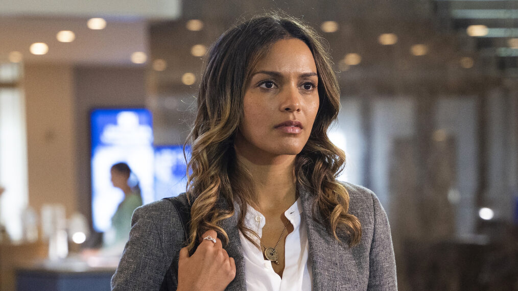 Jessica Lucas as Billie in The Resident