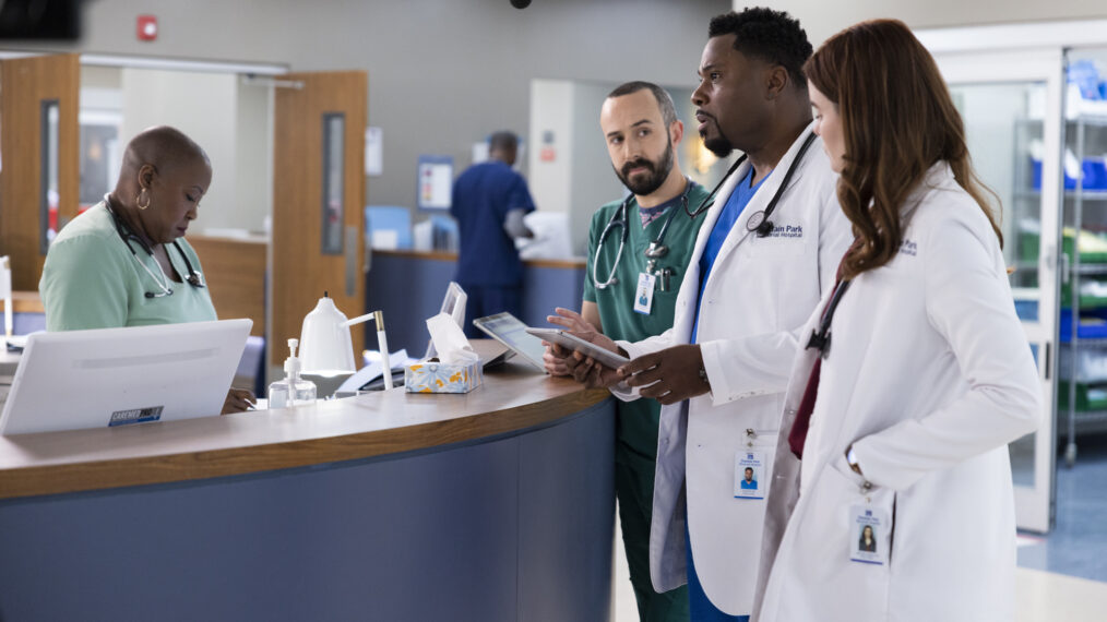 Denitra Isler, Tasso Feldman, Malcolm-Jamal Warner, Kaley Ronayne in The Resident