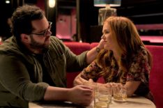 'Wolf Like Me': Josh Gad & Isla Fisher Make One Messed-Up Pair in First Trailer (VIDEO)