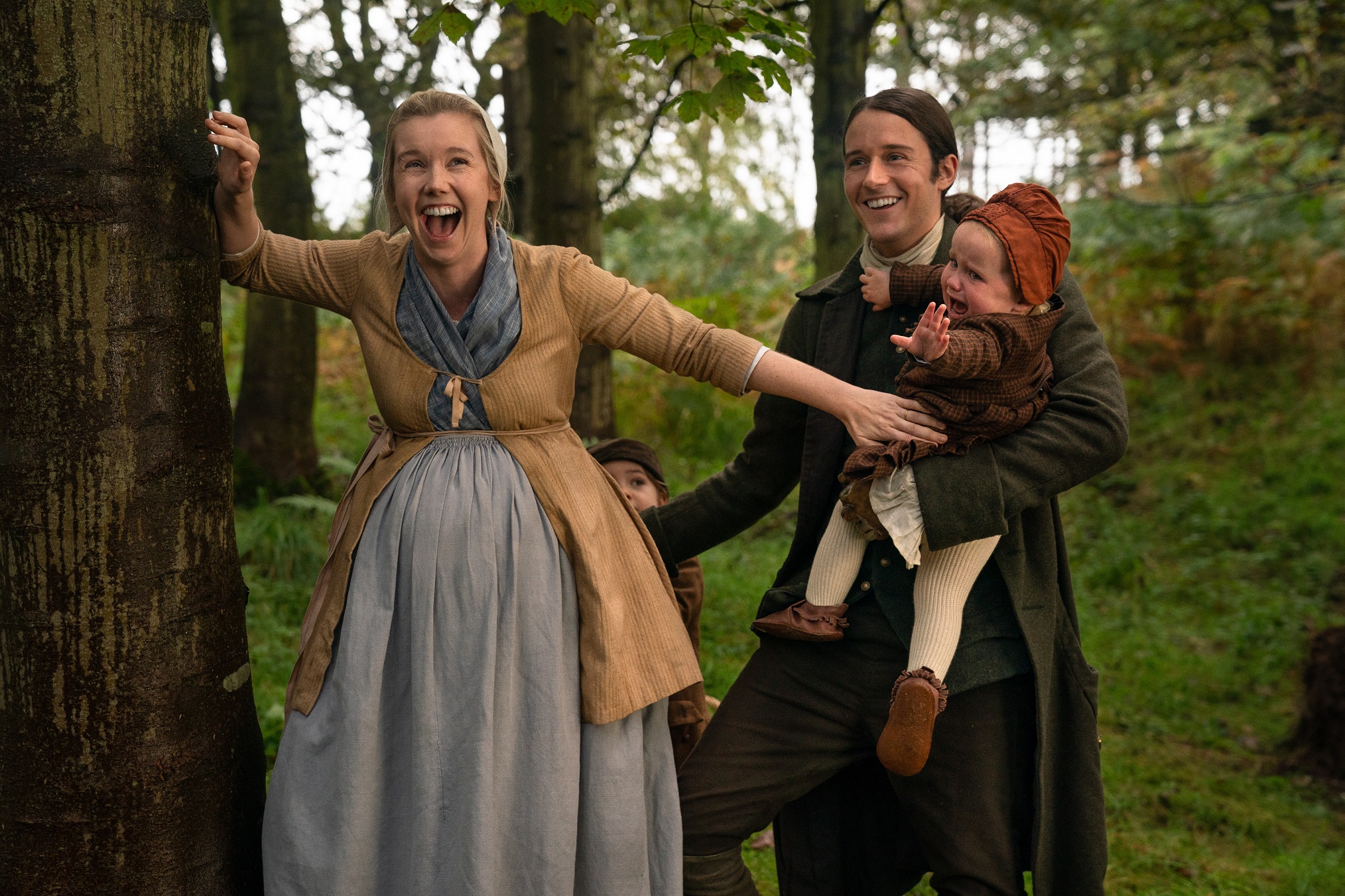 Outlander Season 5 behind the scenes Lauren Lyle and Cesar Domboy