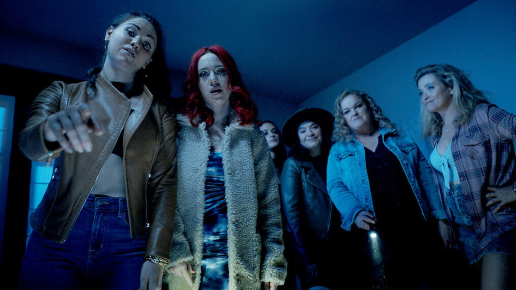 Resident Alien - Meredith Garretson as Kate Hawthorne, Alice Wetterlund as D'Arcy Bloom, Sara Tomko as Asta Twelvetrees, Sarah Podemski as Kayla, Elizabeth Bowen as Deputy Liv Baker, Jenna Lamia as Judy Cooper - Season 2