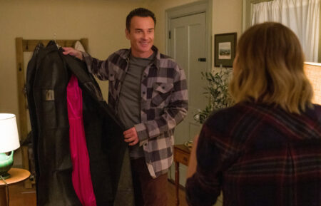 Julian McMahon as Supervisory Special Agent Jess LaCroix, Jen Landon as Sarah Allen in FBI Most Wanted