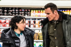 Keisha Castle-Hughes as Hana Gibson, Julian McMahon as Jess LaCroix in the grocery store in FBI Most Wanted - 'Shattered'