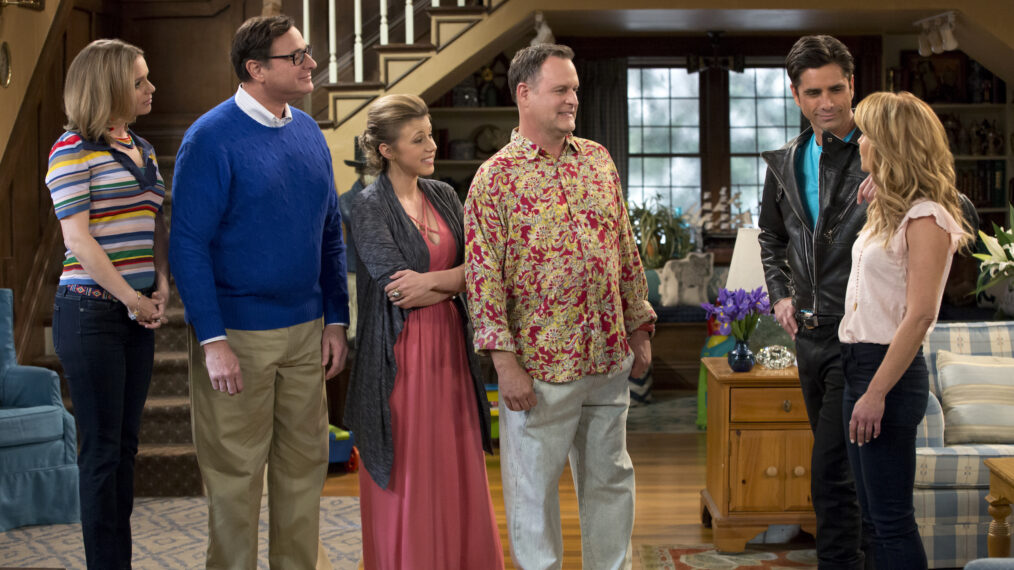 Andrea Barber, Bob Saget, Jodie Sweetin, Dave Coulier, John Stamos, Candace Cameron Bure in Fuller House