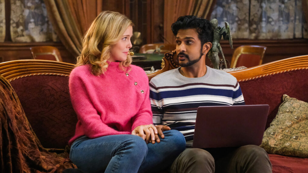 Rose McIver as Samantha, Utkarsh Ambudkar as Jay in Ghosts