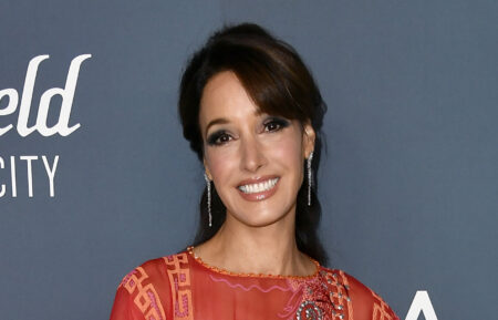 Jennifer Beals attends the 22nd CDGA