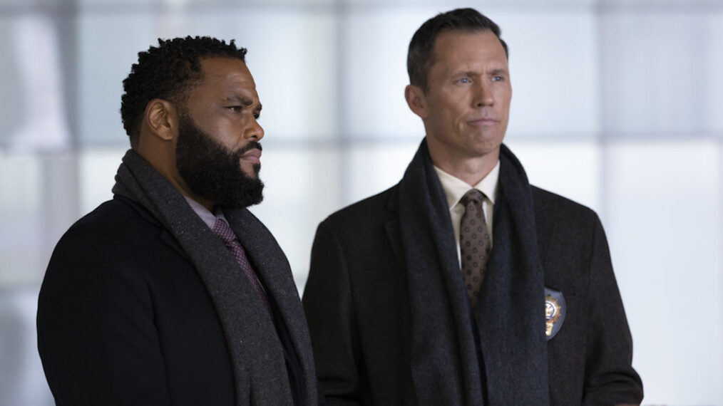 Anthony Anderson as Detective Kevin Bernard, Jeffrey Donovan as Detective Frank Cosgrove in Law & Order