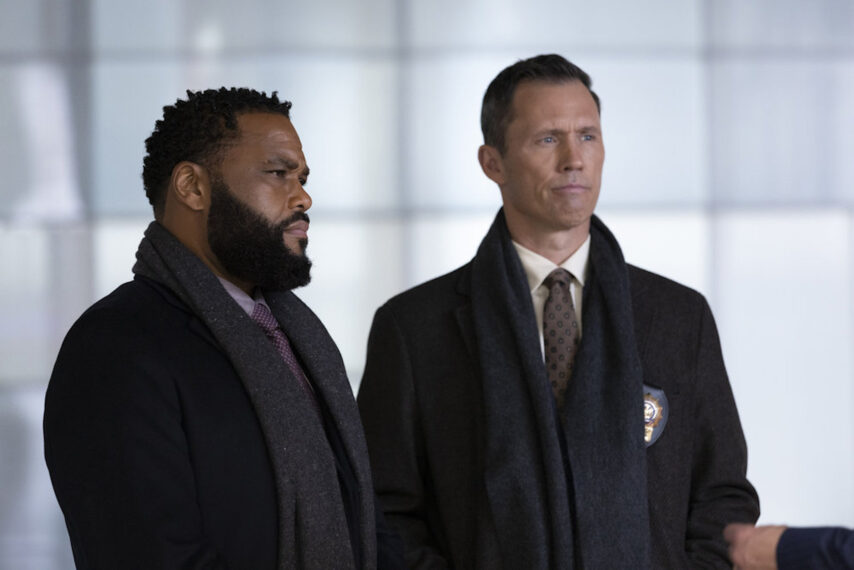 Anthony Anderson as Detective Kevin Bernard, Jeffrey Donovan as Detective Frank Cosgrove in Law & Order