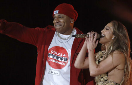 LL Cool J and Jennifer Lopez peforming at the 2022 iHeartRadio Music Awards