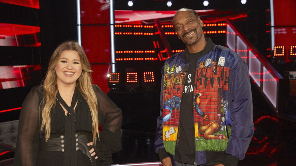 Kelly Clarkson and Snoop Dogg on The Voice