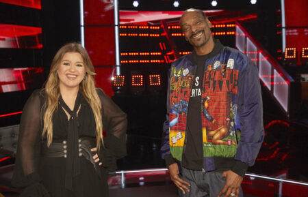 Kelly Clarkson and Snoop Dogg on The Voice