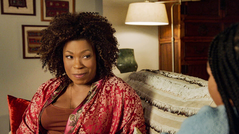 Lorraine Toussaint as Vi in The Equalizer